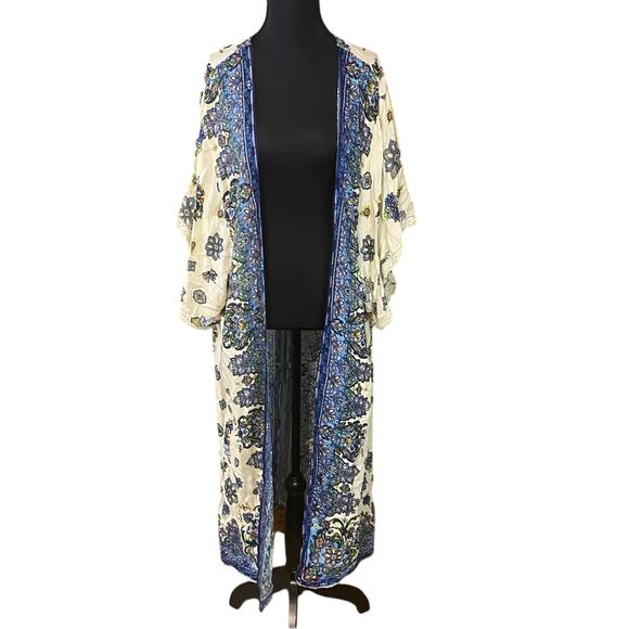 Pinky Floral Kimono duster with Blue and Cream Accents cottagecore boho medium - Picture 2 of 11